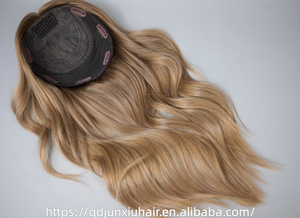 Topper de <span class=keywords><strong>cheveux</strong></span> humains ondulés blond cendré moyen avec base en soie, vente en gros, couverture naturelle douce pour les zones clairsemées, pour femme, aloès et <span class=keywords><strong>cheveux</strong></span> <span class=keywords><strong>gris</strong></span> - Product Image 4