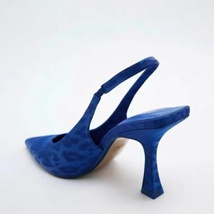 รองเท้าส้นสูงหัวแหลมลายเสือดาว ดีไซน์ใหม่ คุณภาพสูง สำหรับผู้หญิง ปี 2023 - Product Image 4