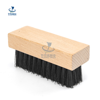 Brosse à chaussures en bois naturel écologique, très vendue, avec logo personnalisé par extrusion et découpe, pour le nettoyage des baskets