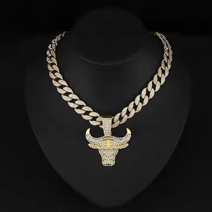 Stock de fábrica Venta caliente Iced Out 15mm Ancho Cadena de eslabones cubanos Aleación de zinc Hip Hop Rhinestone Cabeza de <span class=keywords><strong>vaca</strong></span> Colgante Collar - Product Image 1