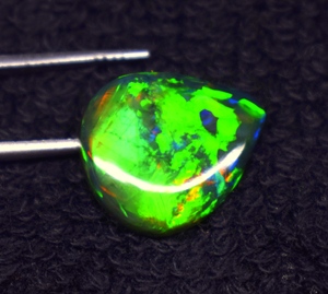 Piedra Preciosa Suelta de Ópalo Natural Multifuego de Alta Calidad, 3.5 CT, Cabujón de 15.9*13.8*3.4 mm para Joyería - Product Image 4