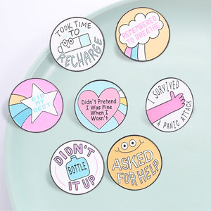 Broche en émail colorée ronde avec affirmation positive pour la santé mentale, idéale pour décorer un sac à dos - Product Image 3