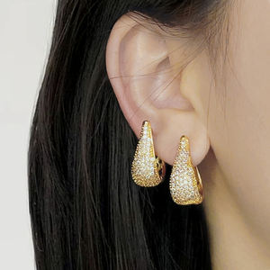 ต่างหูแฟชั่นวินเทจขายส่งจำนวนมาก ชุบทอง 18K ประดับเพชรคิวบิกเซอร์โคเนีย แบบห่วง สำหรับผู้หญิง - Product Image 5