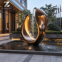 Grande Fontaine d'Eau en Bronze Sculptée pour Jardin Extérieur, Décoration Moderne Abstraite, Statue Personnalisée pour Aménagement de Villas et Complexes Hôteliers