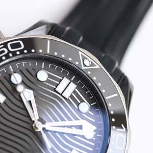 นาฬิกาข้อมือผู้ชายสายสแตนเลสคุณภาพสูง รุ่นดั้งเดิม ทนทาน พร้อมกลไกเครื่อง 8806 ยี่ห้อโอเมก้า - Product Image 5