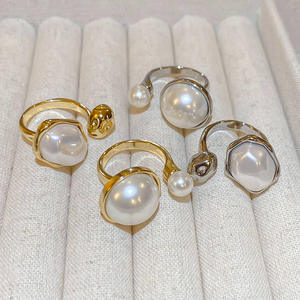 Bagues de haute qualité pour femmes, plaquées or, résistantes à la décoloration, ouvertes et ajustables, avec perles - Product Image 3