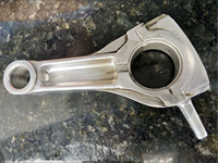 Bielle en aluminium 7075 usinée CNC pour moteurs 13HP et 36HP