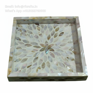 Servilletero de madera de lujo con acento de nácar para uso en el tocador - Product Image 1