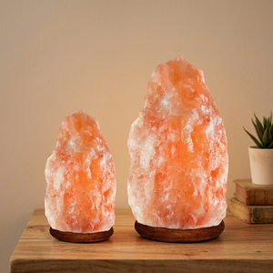 Lámpara de Sal del Himalaya Natural, Tallada a Mano, Decoración para el Hogar, Fabricada en Pakistán, Lámpara de Sal para Dormitorio, Novedad 2025, Precio Económico - Product Image 1