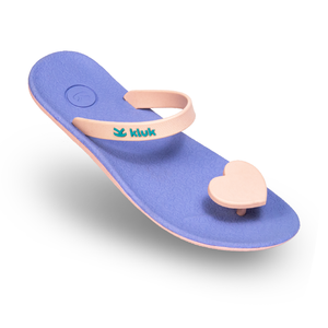 Chanclas Chic y Divertidas para Mujer en Color Rosa Bubblegum con Plantilla Acolchada para el Verano y la Playa - Product Image 2