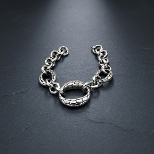 Bracelet chaîne ovale en argent 925, tailles variées, texture craquelée et maillons lisses - Product Image 3