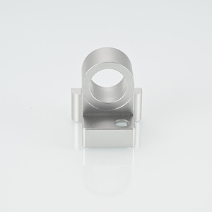 ชิ้นส่วนอะลูมิเนียมอัลลอยด์ CNC ความแม่นยำสูง สำหรับบูชเซ็นเซอร์มอเตอร์ เส้นผ่านศูนย์กลาง 200 มม. ความแม่นยำในการขึ้นรูป งานกลึงตามสั่ง - Product Image 3