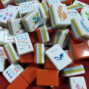 Juego de Mahjong Premium con Diseño de Peces y Corales - Fichas de Mahjong con Diseños de Peces y Corales, Regalo de Mahjong Acrílico para Amigos - Product Image 5