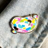 Broches en métal de grande taille en forme de ballon coloré, motif dessin animé, accessoires vestimentaires, émail dur et souple, design personnalisé