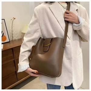 Ensemble de 2 sacs à bandoulière vintage simples en cuir PU pour femmes, sacs à main de luxe noirs pour femmes - Product Image 4