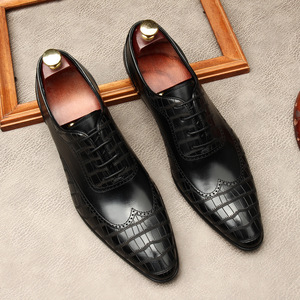 Nouvelles Chaussures Habillées en Cuir pour Hommes Style Britannique à Bout Pointu Gaufré avec Lacets - Chaussures en Cuir Formelles d'Affaires pour Hommes - Product Image 4