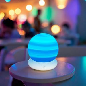 Projecteur d'ambiance portable RGB LED avec télécommande, style minimaliste, effet aurore, pour chambre, jeux, fêtes, fonctionne sur piles - Product Image 2