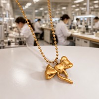 Collier avec pendentif nœud, bijoux à chaîne de perles, collier plaqué or 18 carats, accessoire étanche, bijoux en acier inoxydable 316L