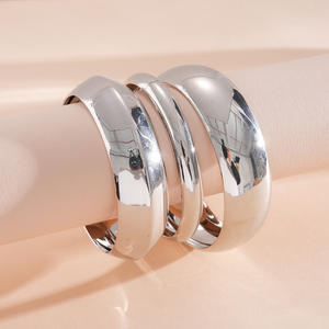 Juego de 3 Brazaletes Circulares de Acero Inoxidable, Estilo Europeo Moderno y Minimalista, Unisex, para Fiesta - Product Image 2