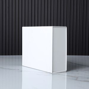 Cajas de Regalo de Papel Personalizadas a Bajo <span class=keywords><strong>Precio</strong></span> para Pequeñas Cantidades con Laminado Mate, Relieve y Recubrimiento UV - Product Image 1
