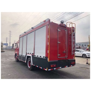 Camion de pompiers de haute qualité 4x2 à double cabine, camion de lutte contre l'incendie de moyenne capacité avec réservoir d'eau, pour les secours incendie municipaux et industriels - Product Image 2