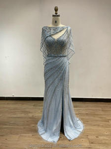 DKN0322B Vestido de Noche de Lujo Azul y Rosa Estilo Sirena con Cuentas y Cristales, Elegante Vestido de Fiesta con Capa y Abertura Alta para Invitadas de Boda - Product Image 2