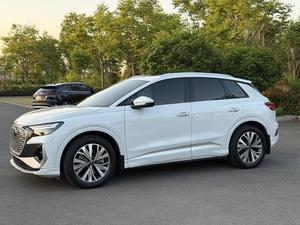 <span class=keywords><strong>Audi</strong></span> Q4 E-tron 40 SUV électrique d'occasion 2024, longue autonomie, version premium, prêt à l'exportation, blanc sur noir - Product Image 2