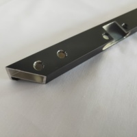 Profilés de porte en aluminium durables de l'usine professionnelle série 6000 pour la décoration de la maison Service de coupe personnalisé de soudage LED robuste