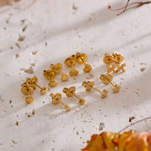 Orecchini da <span class=keywords><strong>donna</strong></span> XY 5493 mini, molto piccoli, versatili, eleganti, in acciaio inossidabile, a forma di cuore, stella, fiore e rotondi, impermeabili. - Product Image 1