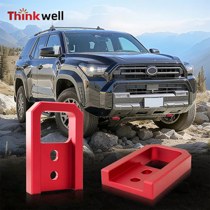 Enganche de Remolque Thinkwell de Aleación de Aluminio Rojo de 2 Orificios para Toyota Todoterreno - Product Image 1
