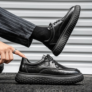 Chaussures en cuir pour hommes, style britannique, bout rond, dessus en cuir, semelle épaisse, polyvalentes, décontractées, confortables, baskets pour tous les jours - Product Image 2