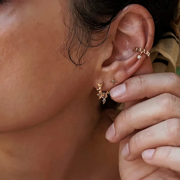 Mulheres brincos da orelha clipe de jóias de strass banhado a ouro de aço inoxidável forma de estrela cadeia cubano mulheres clip sobre brinco