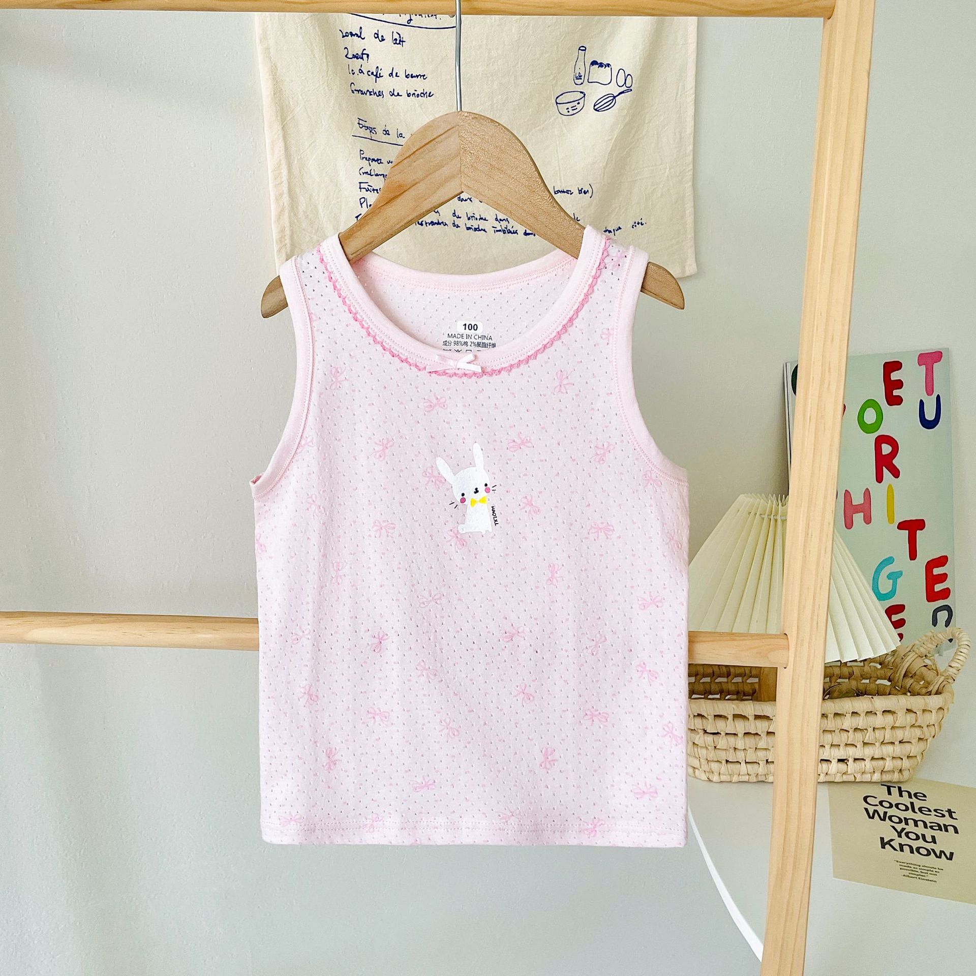 Yang-kiss pink rabbit