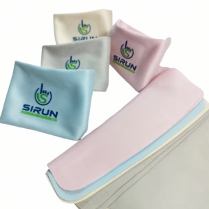 Paño de Limpieza de Microfibra Personalizado con Transferencia de Calor y Logotipo Impreso en Serigrafía para Limpiar Lentes de Gafas, Pantallas y Relojes - Product Image 3