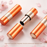 Tube à rouge à lèvres en aluminium avec fonction d'attraction magnétique automatique, personnalisable en couleur, avec gaufrage et logo sur mesure