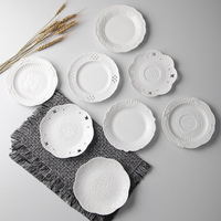 Europese stijl 6 inch geëmbosseerde witte taartborden ronde hapjesbord ronde porseleinen dessertbord voor restaurant
