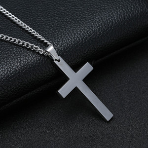 Collana con Pendente a <span class=keywords><strong>Croce</strong></span> <span class=keywords><strong>Nera</strong></span> su Catena in Acciaio Inossidabile Placcato Oro e Argento - Product Image 2