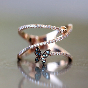 Anello a forma di farfalla blu per donna, gioiello creativo e alla moda. - Product Image 2