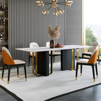 Juego de Mesa de Comedor de Mármol Blanco Italiano de Lujo Ligero con Vetas de Roca, Personalizable con Marco Metálico Dorado Opcional en Dos Colores