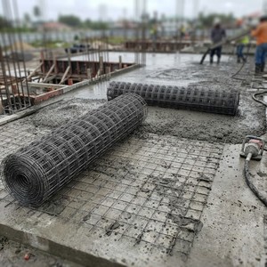 Grillage en acier ondulé BRC # Rouleau de treillis soudé en tissu BRC lisse de 65 m, 6 x 6 pouces, 7 pieds x 75 pieds, calibre 5, pour le renforcement du béton - Product Image 4
