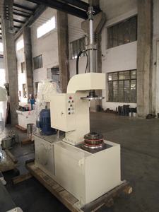 Machine pratique pour la fabrication de seaux, avec cintrage et gonflage hydrauliques - Product Image 5