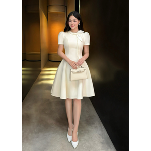 Vestido Alena Crema para Mujer, Corte en A, por Encima de la Rodilla |   Vestido Mini Chic y Elegante |   Atuendo de Moda para el Trabajo, Cena o Eventos - Product Image 2