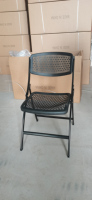 Chaise pliante en métal avec assise en maille, portable pour le camping, la plage, les pique-niques, le jardin, l'hôtel et les événements festifs, design confortable et empilable