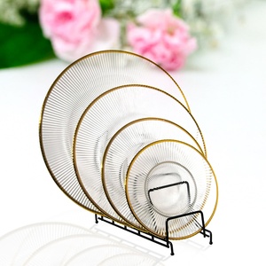 Assiettes de présentation rondes en verre côtelé avec bord doré Samyo Luxury Home Party Decoration, 13 pouces - Product Image 1