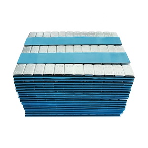 Poids d'équilibrage pour pneus de voiture, adhésifs en acier et zinc de 5g, pour les ateliers de réparation et de service automobile - Product Image 1
