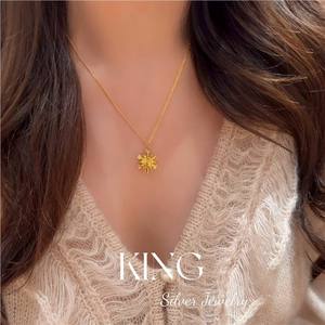 Ensemble collier et boucles d'oreilles flocon de neige King Silver Jewelry, argent sterling 925 plaqué or, bijoux de mode pour femmes - Product Image 3