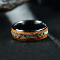Bijoux pour hommes Corde de guitare personnalisée Bague de mariage en céramique noire Abalone Shell and Whiskey Barrel Wood Inlay Ceramic Men Ring