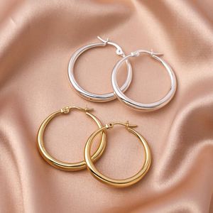 Boucles d'oreilles créoles minimalistes de luxe en argent pour femmes, bijoux surdimensionnés pour visages carrés/ronds, grand design de créateur, vente en gros - Product Image 1