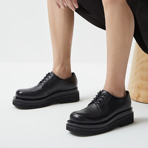 Zapatos de cuero con plataforma y punta ancha para hombre, estilo británico, suela gruesa, aumento de altura, primera capa de piel de vaca, con cordones - Product Image 1