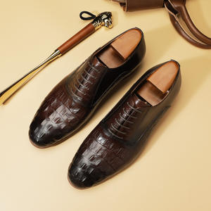 รองเท้าหนังผู้ชายคุณภาพสูงสีดำ แฟชั่นธุรกิจ รองเท้าทรงทางการ  ลายปั๊ม  ทันสมัย  รองเท้าโลฟเฟอร์ รองเท้าเดรส และรองเท้าอ็อกซ์ฟอร์ด - Product Image 3